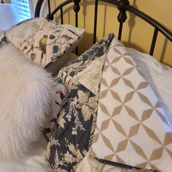 Pottery Barn pillow shams × 2 - Picture 6 of 11